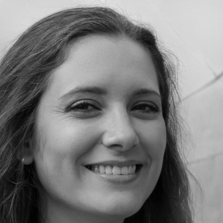 Prof. Dr. Anna Müller - Finanzexpertin